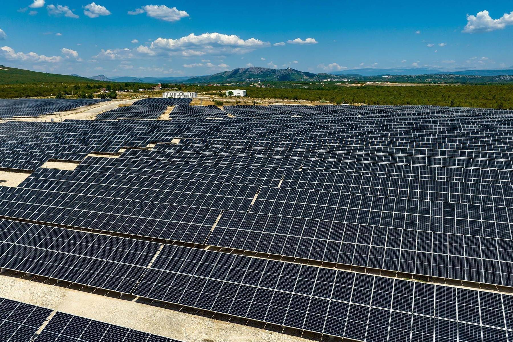 Fechar projeto fotovoltaico com a Alba Energia.