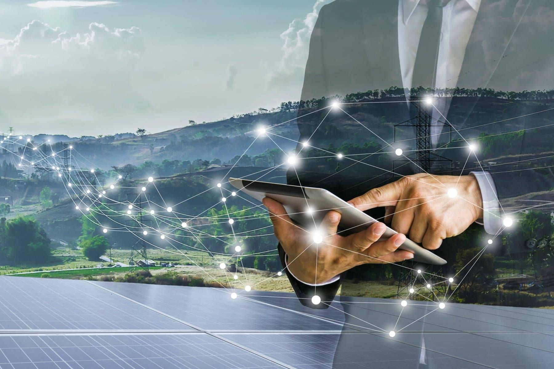 Nas últimas décadas, pesquisadores, cientistas e empresas do setor energético têm investido em pesquisas e desenvolvimento para modernizar os equipamentos utilizados na geração de energia solar.