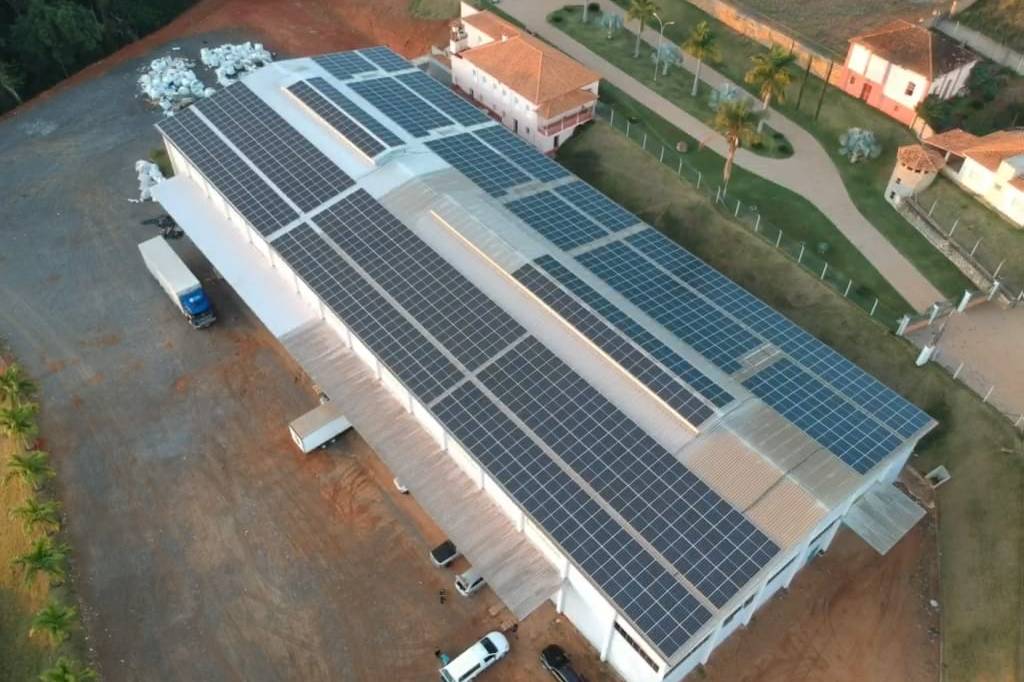 Incentivos fiscais para indústrias que possuem energia solar.