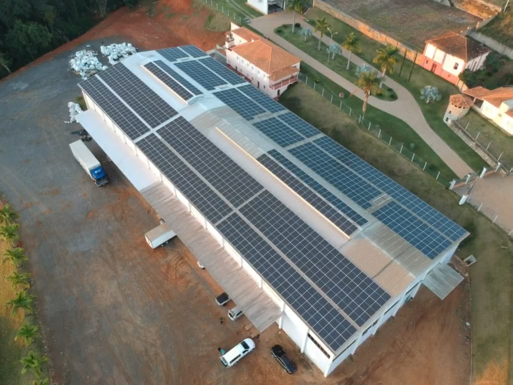 Incentivos fiscais para indústrias que possuem energia solar.