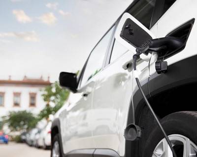 O primeiro semestre de 2024 consolidou a evolução do mercado brasileiro de eletromobilidade, dominado pelos veículos elétricos plug-in, especialmente os BEV totalmente elétricos.