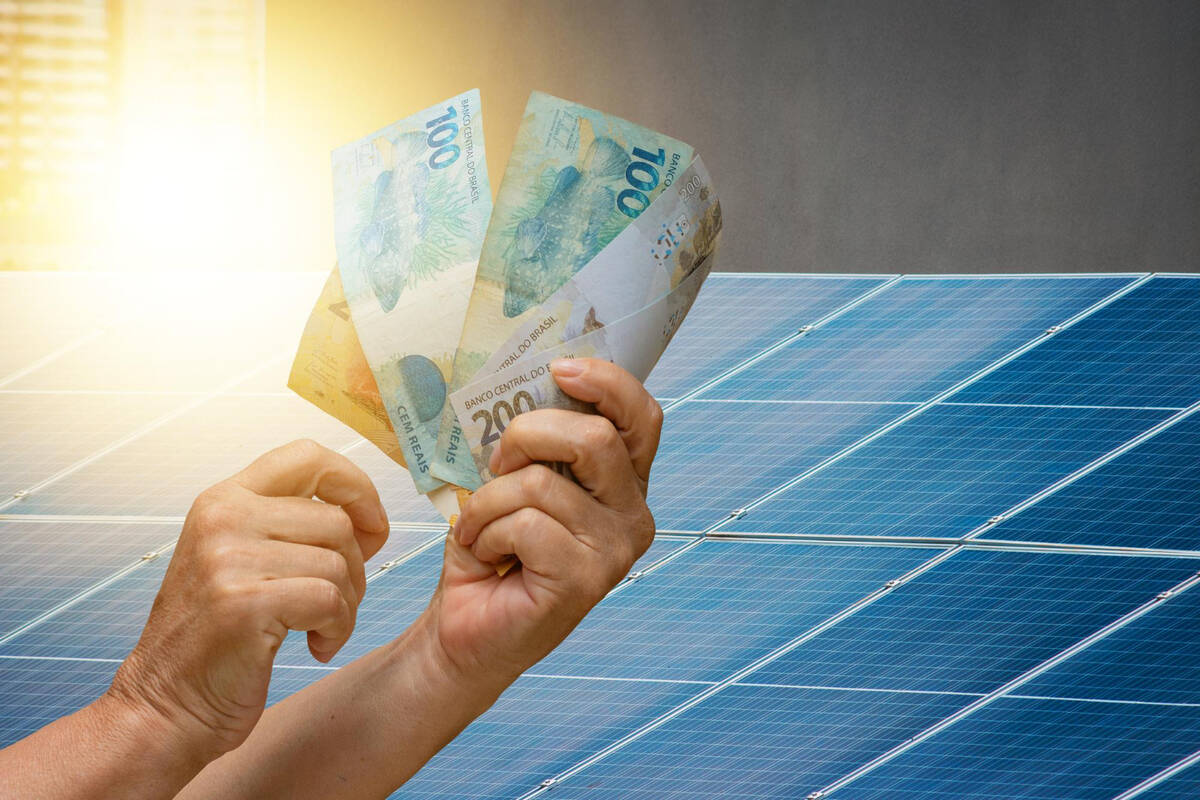Energia solar ou renda fixa.